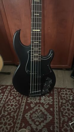 Yamaha BB735A Bass