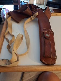 Bianchi X15 medium shoulder holster for pistol great condition