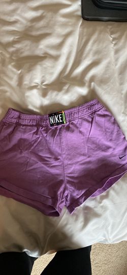 NIKE LOOSE FIT SHORTS