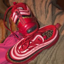 Size 6 Nike Air Max