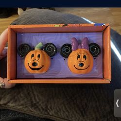 Mickey & Minnie Salt & Pepper Shakers Pairs Well With Rae Dunn