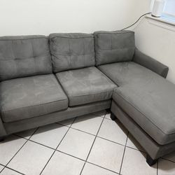 Couch/Sofa - Reversible Sectional