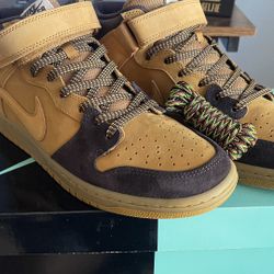 Nike SB Dunk Lewis Marnell