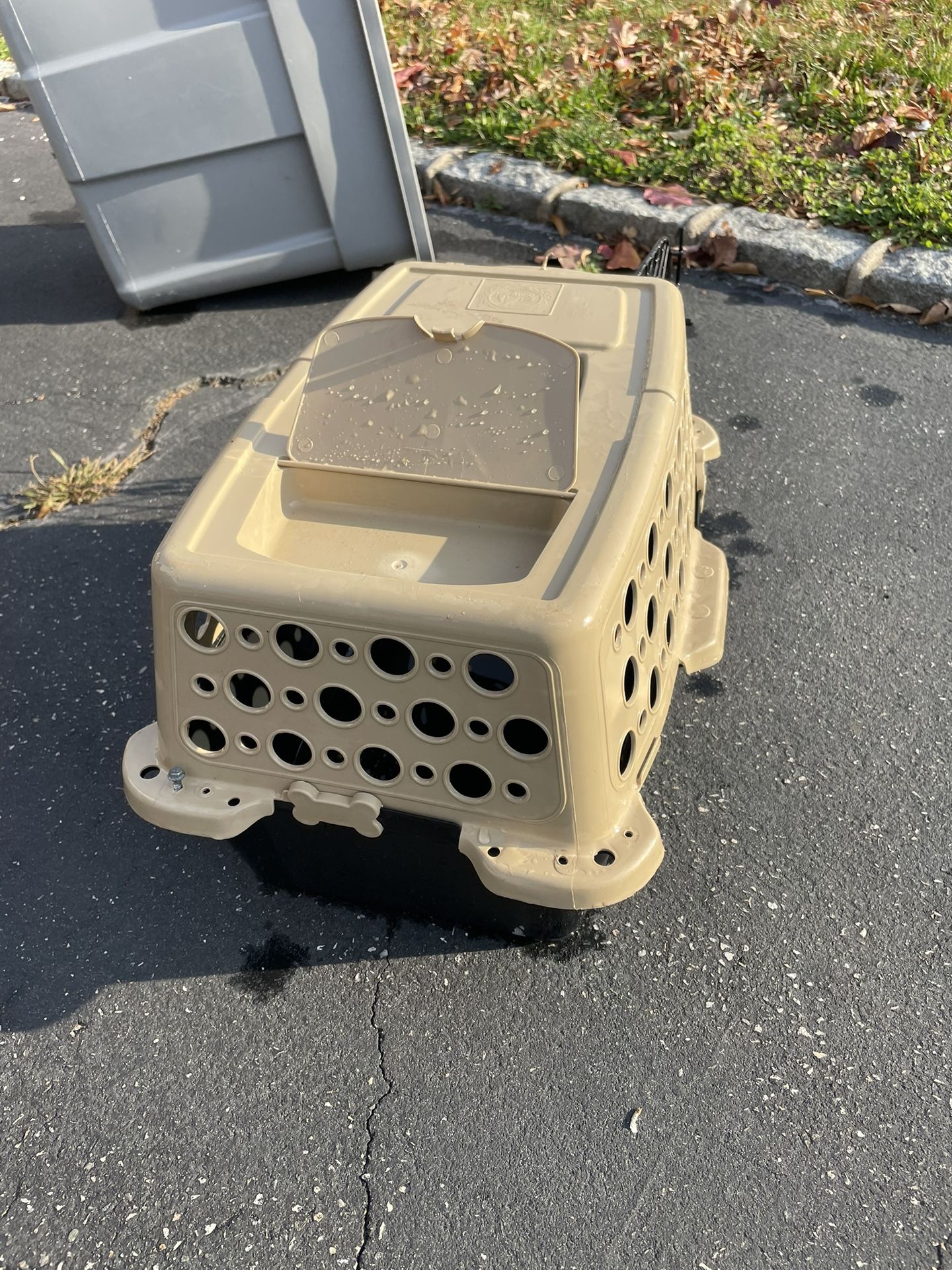 Small Dog/cat kennel
