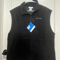 New Men’s Columbia Fleece Vest