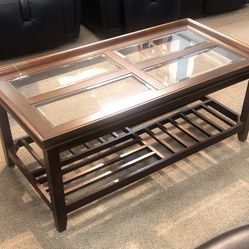 Three piece occasional table set