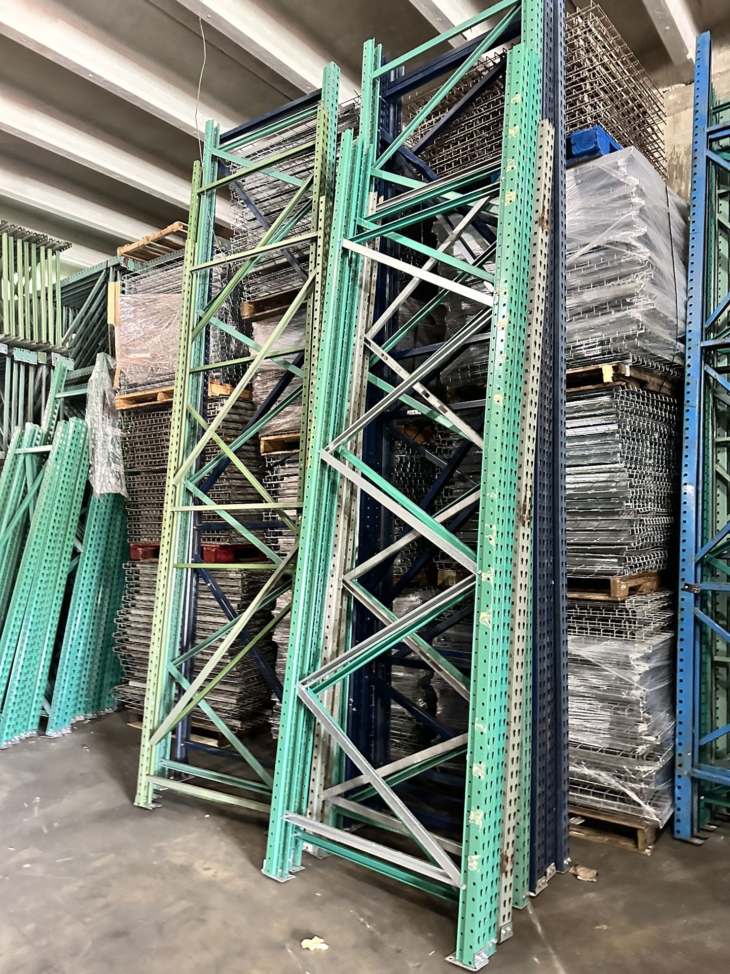 Pallet Racks Upright Beams Wire Decks Warehouse Shelving for Sale in ...