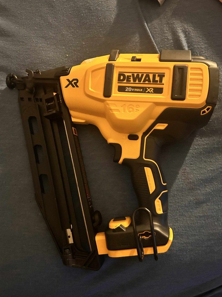 Dewalt 16ga Cordless Finish Nailer 