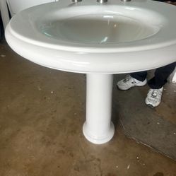 KOHLER PEDESTAL SINK/FAUCET