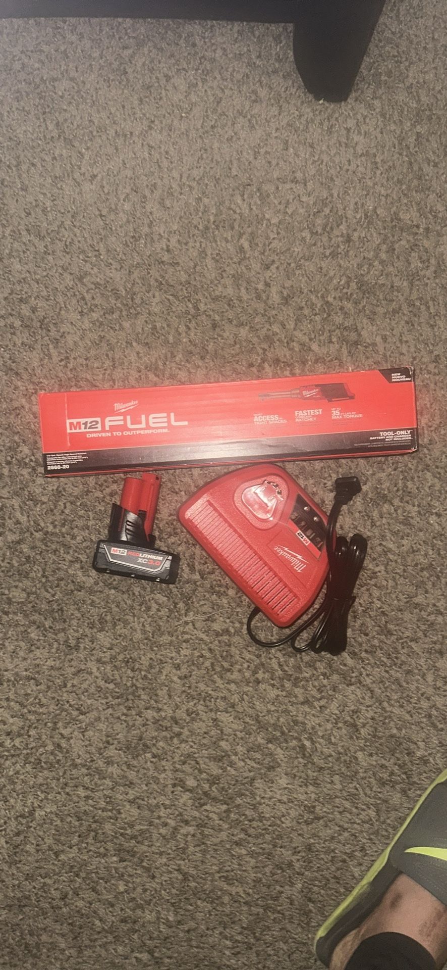 Rachet1/4comes Charguerandbattery