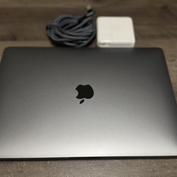 Apple - MacBook Pro - 13" Display with Touch Bar - Intel Core i5 - 8GB Memory -256GB SSD (2020)