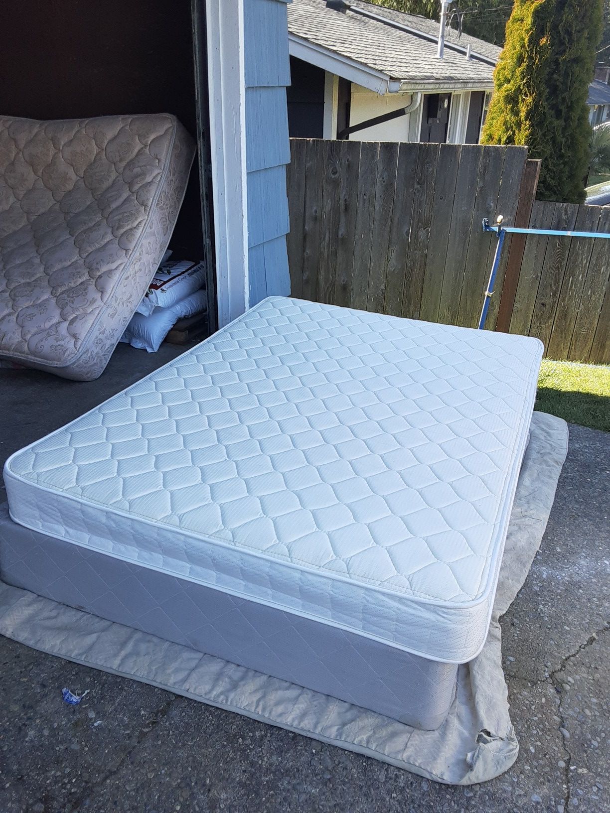 Full Size Mattress & Boxspring delivery is available firm onmy price