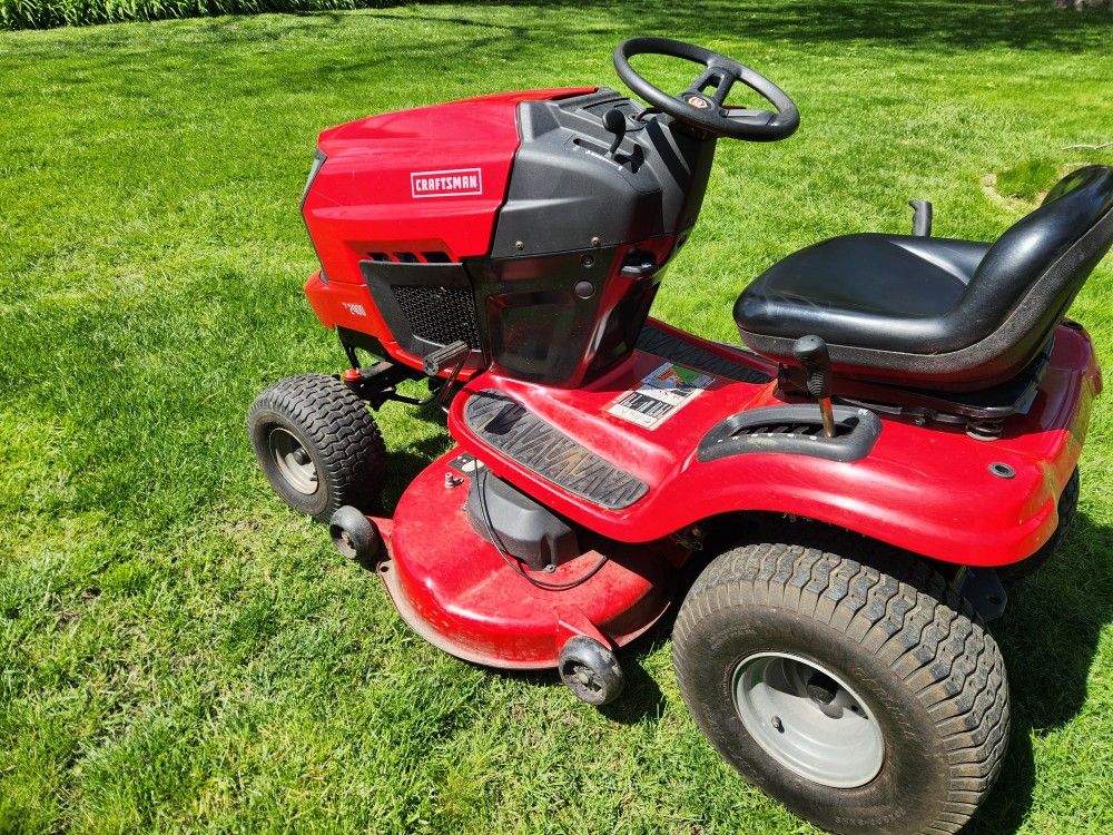 Craftsman T2400 46" Riding Mower w/bagger