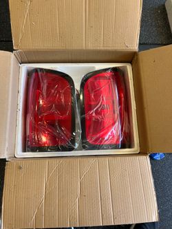 2007–2013 Chevy Silverado 1500 and 2007–2014 Silverado 2500HD/3500HD LED tail lights.