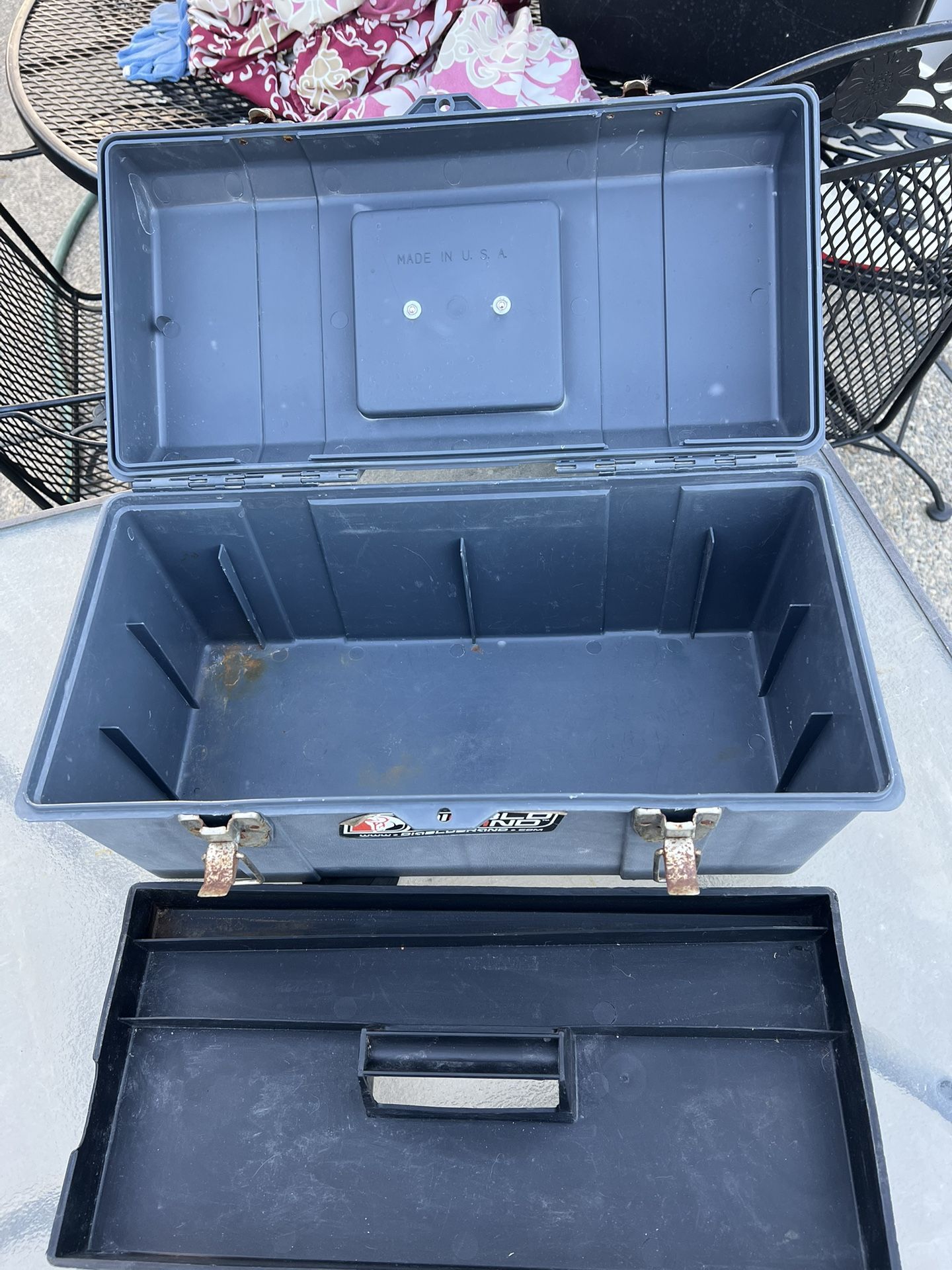 Stack On Tool Box 10$