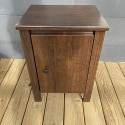 Dark wood small side table/shelf with door in great condition