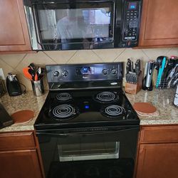Whirlpool Microwave And Stove