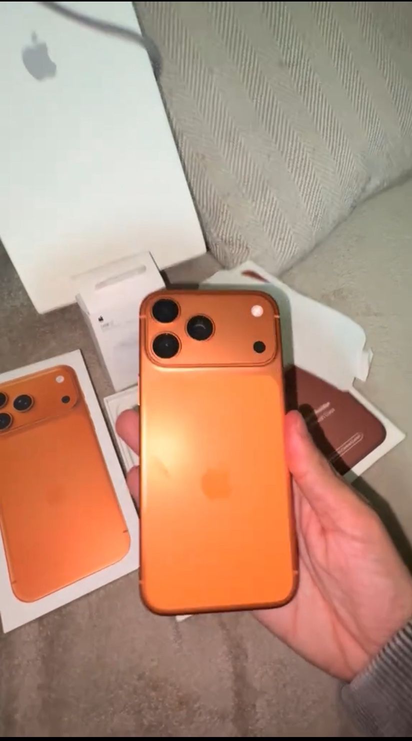 Iphone 17 *ORANGE*