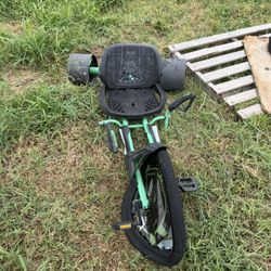 🔥 $25 Drift Trike 🌀 Needs Front Tire – Fun Project! 🚴‍♂️💨  Get your hands on this green drift trike — perfect for kids or adults who love speed, s