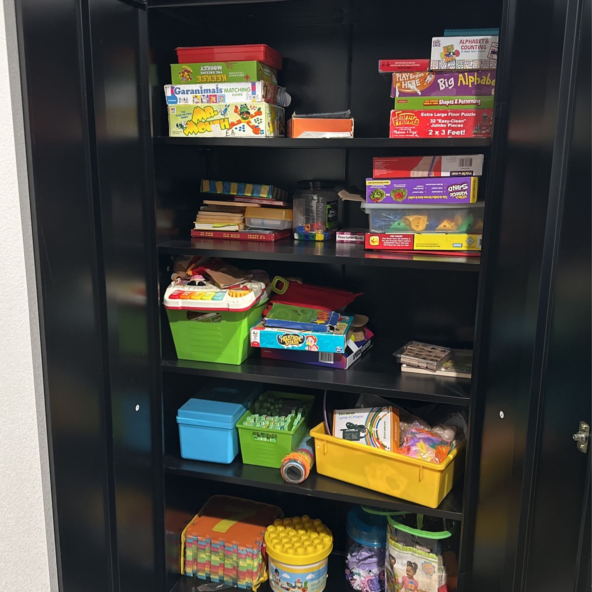 2 Black Metal for Sale in Glendale, AZ OfferUp