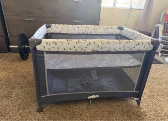 Baby Bassinet / Playpen