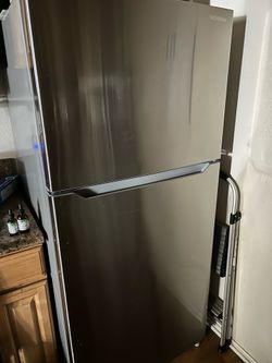 Insignia stainless steel refrigerator