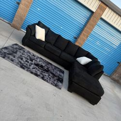 Couch L 
