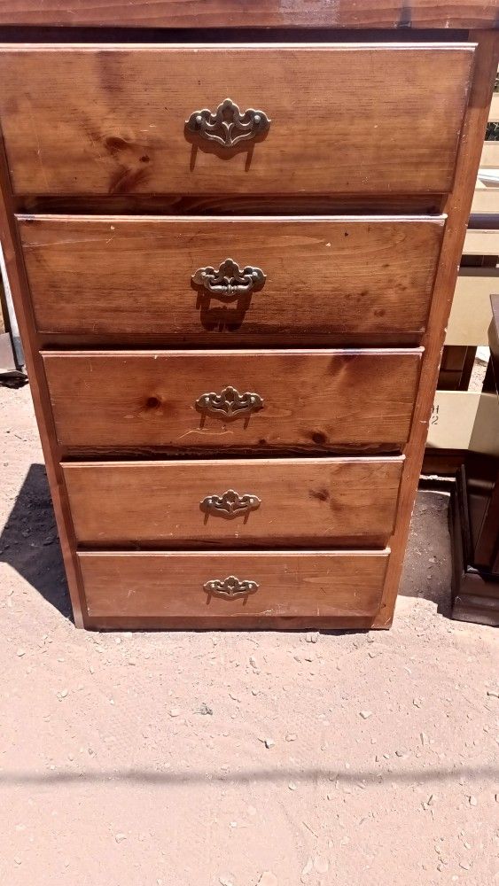 Dresser 