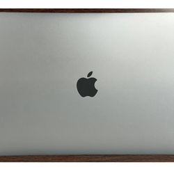 Macbook Air 13" (M1 Chip, 256GB SSD, 8GB Ram) Space Gray - Great Used Condition