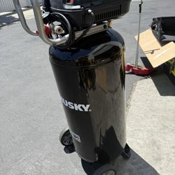 Husky 20 Gal. 200 PSI Portable Vertical Electric Air Compressor(Hus-100)