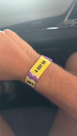 4 day GA lollapalooza ticket for Fri/sat/sun