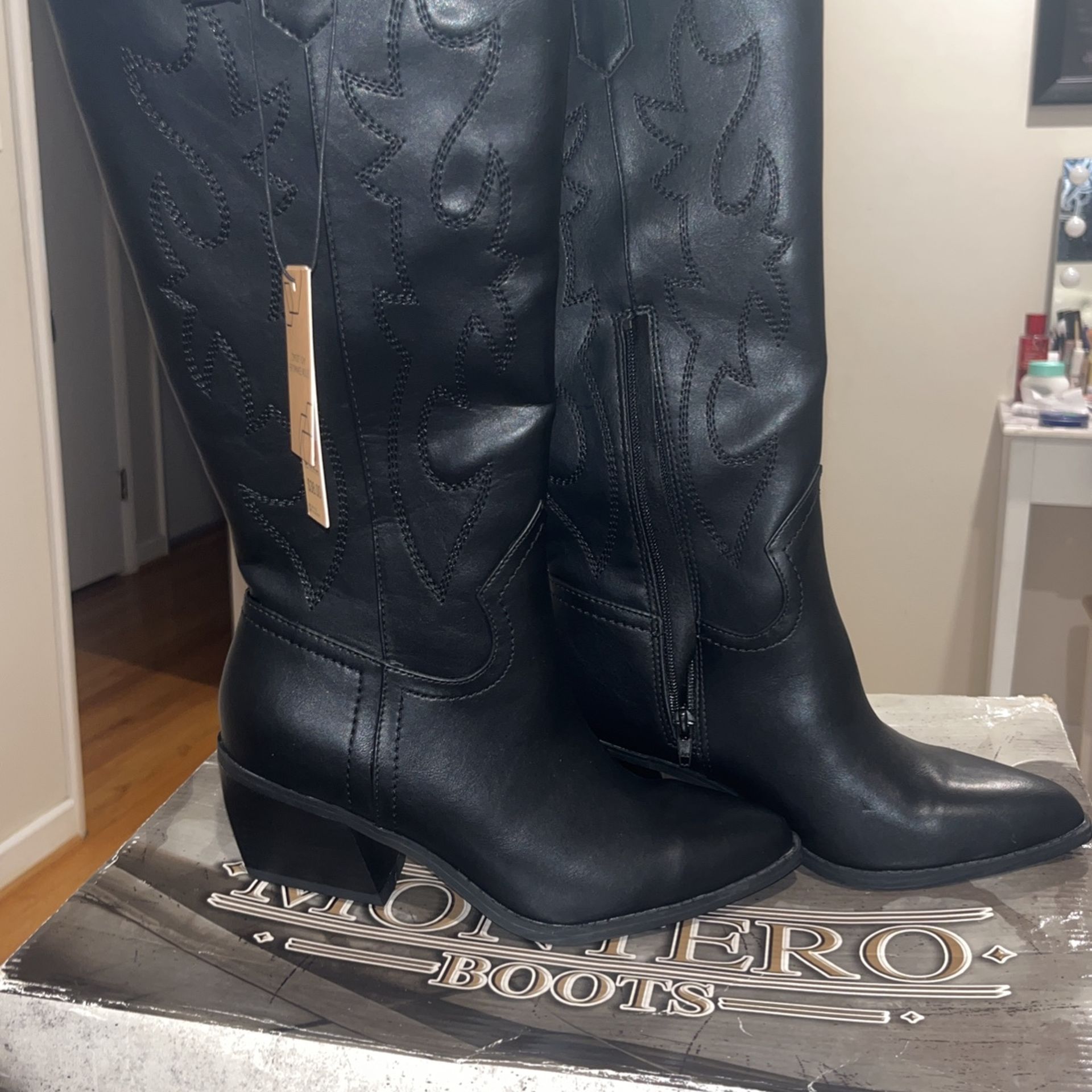 Women’s Boots Size 7