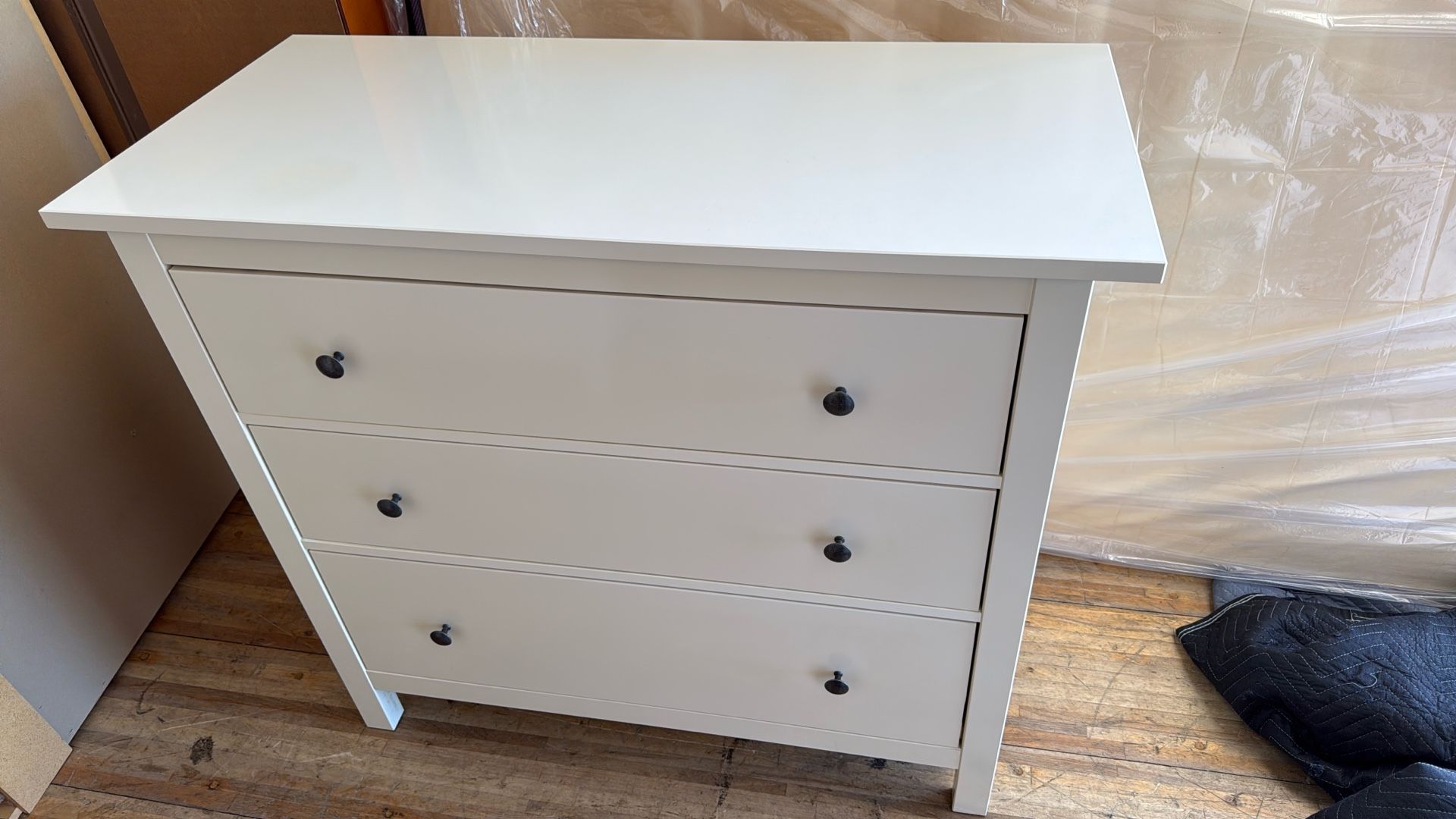 SINGLE DRESSER