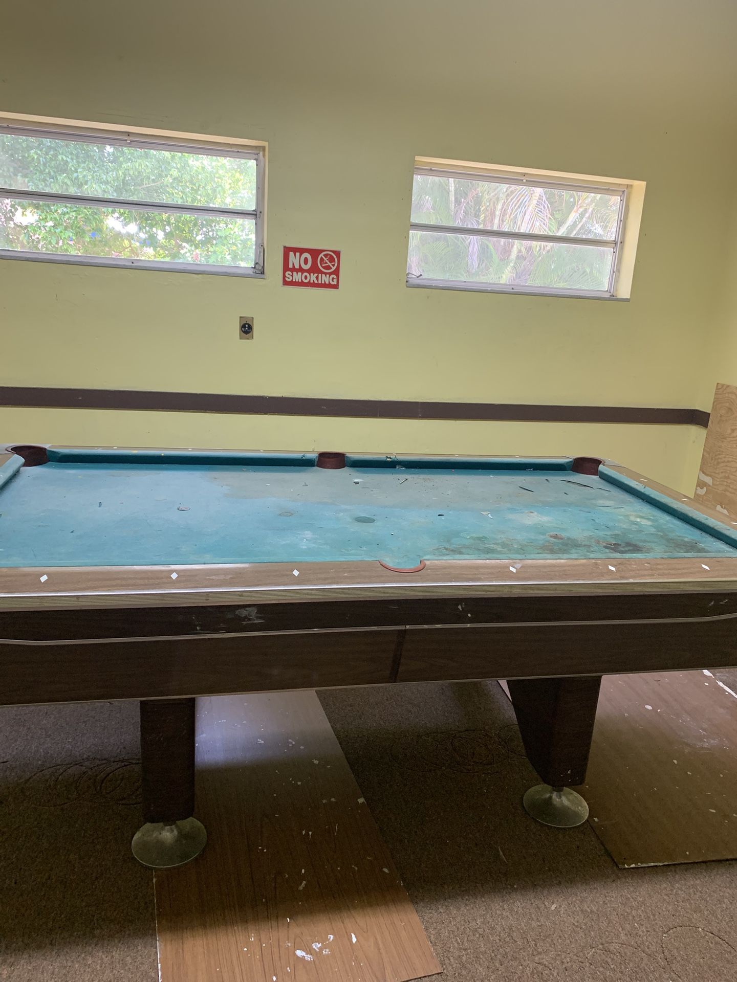 Pool table