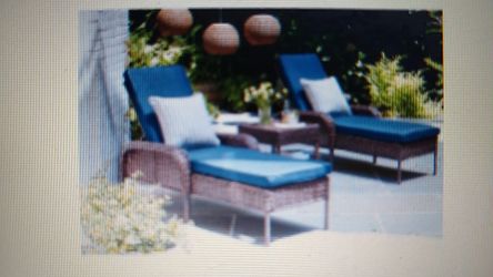 Cambridge Brown Wicker Outdoor Chaise Lounge with Blue Cushions