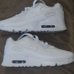 Clean Nike air  3 Y Size  $30