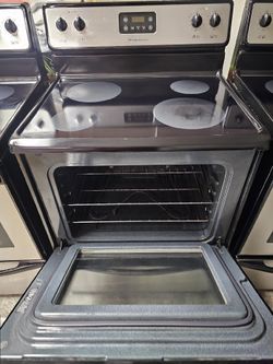 ELECTRIC 220VOLT STOVE FRIGIDARE 