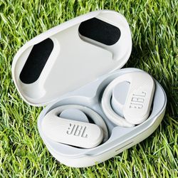 JBL Endurece Peak 3 Earbuds 