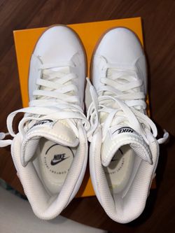Nike Court Royale 2 Mid