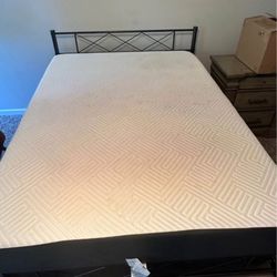 Queen size Bed 