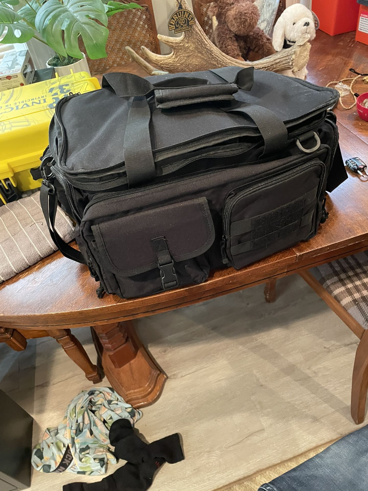RANGE BAG LIKE NEW! LOTS OF STORAGE! PRICE DROPPED!