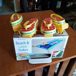 Beach And Lawn Stakes So Cute 