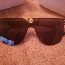 BRAND NEW!!! DESIGNER SUNGLASSES 🕶 😎 