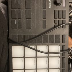 Native Instruments Maschine Mikro Mk3 Drum Contoller