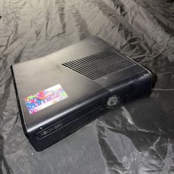 Xbox 360 , Comes With Cables Wnd Camera And Games ,Dm For More Info 