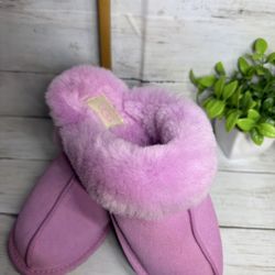 💕💕UGG Slippers 💕💕