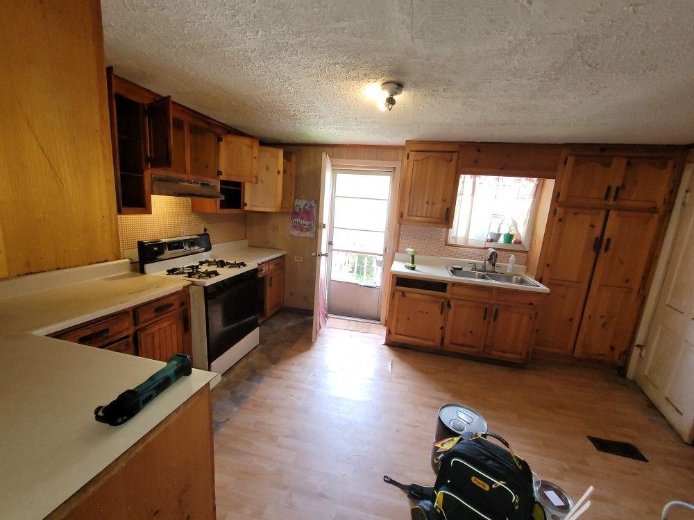 Kitchen Cabinets, Counter Tops And Flooring Refinishing