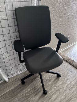 Desk/ Gaming Chair