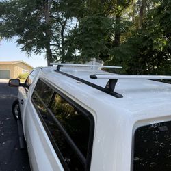 Thule Ladder Support Bars. Aluminum .