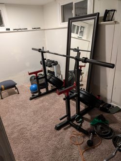 Adjustable squat rack